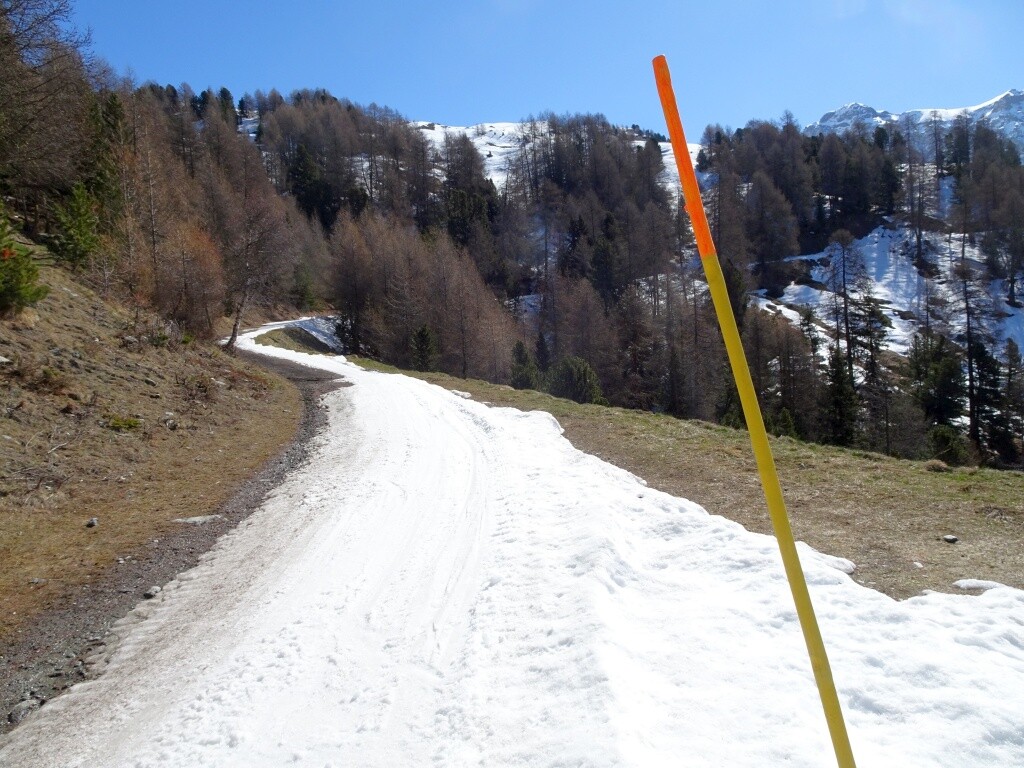 Skiweg Le Poyo – wird nicht mehr lange halten.