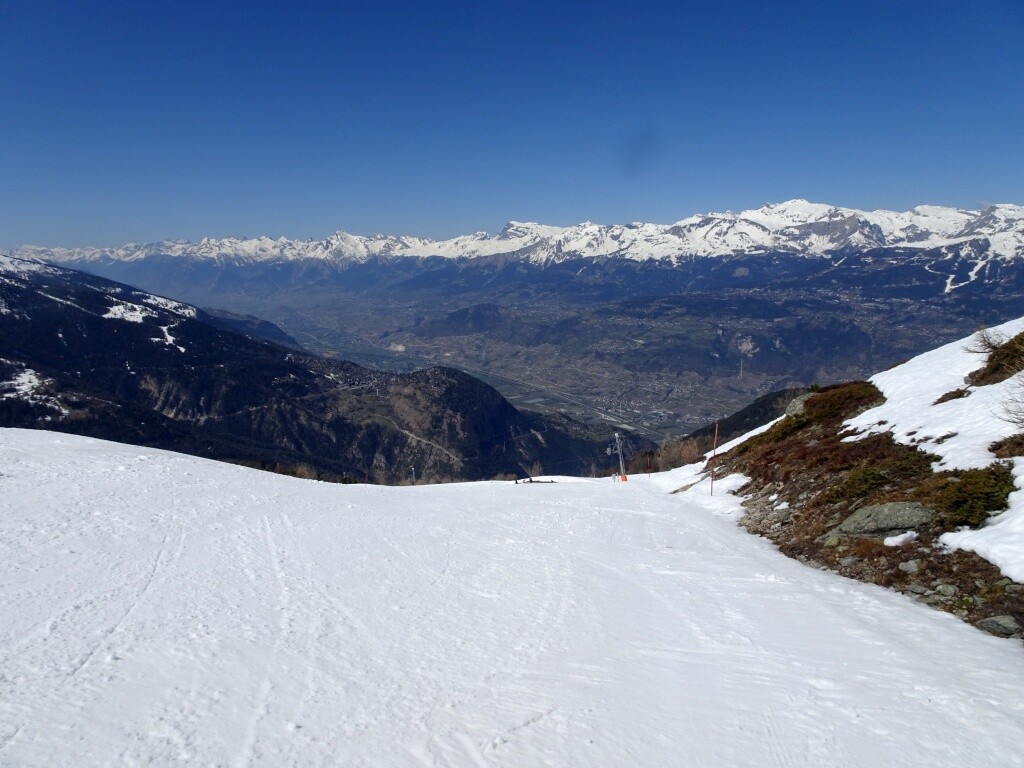 Nochmal runter zur Talstation Illhorn. Was Tiefblicke.
