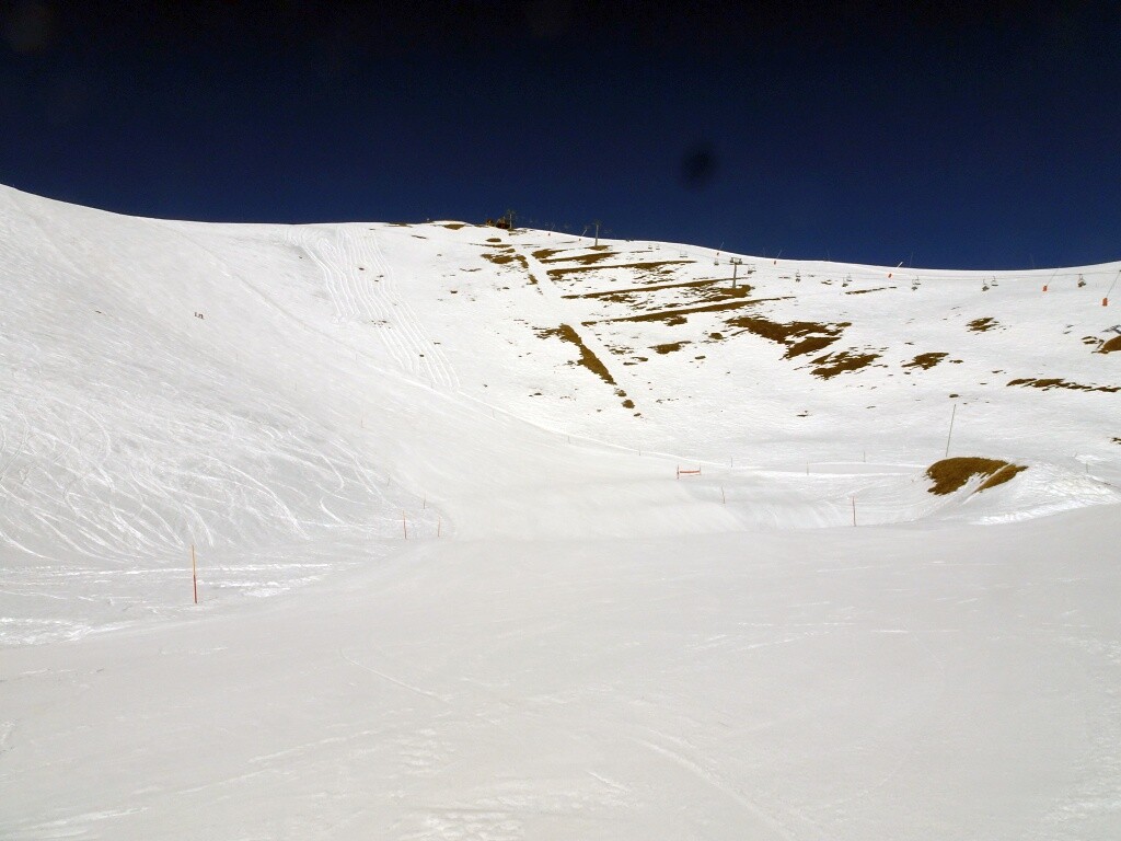 Von der Col (oben) auf die Skiathlon.