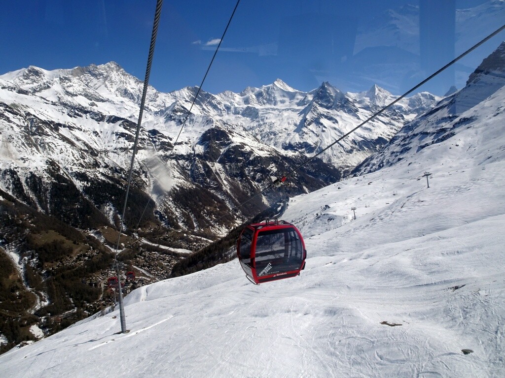 Talfahrt mit der Gondelbahn auf Grund geschlossener Talabfahrten.