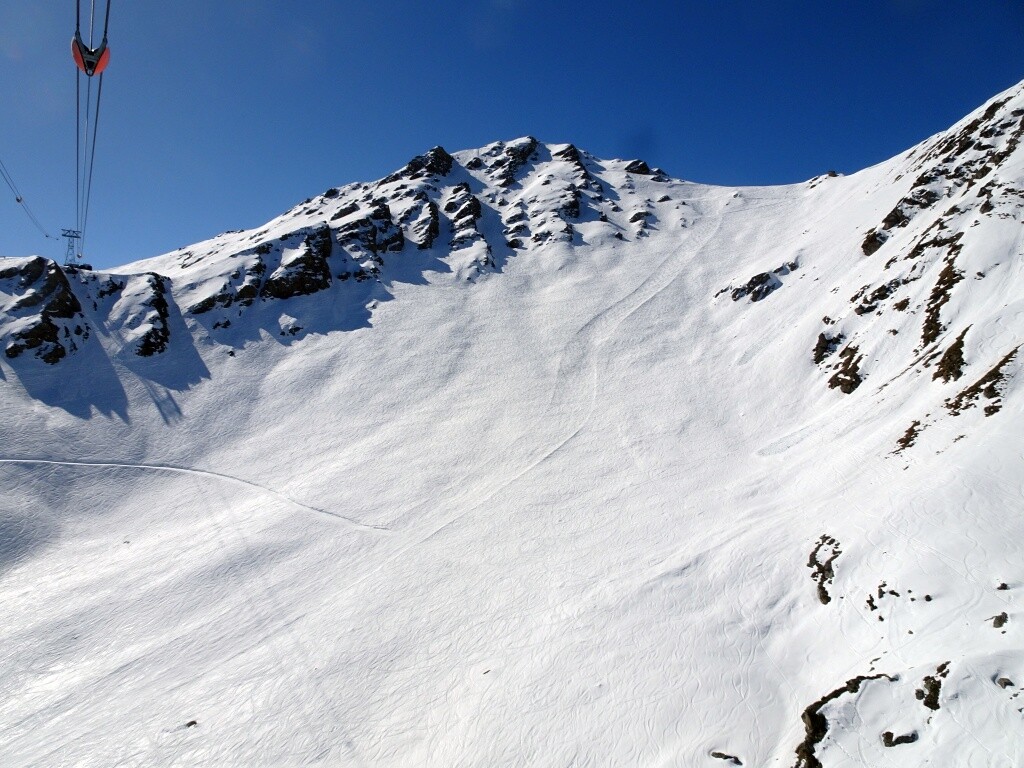 Über die geschlossene Piste du Chamois.