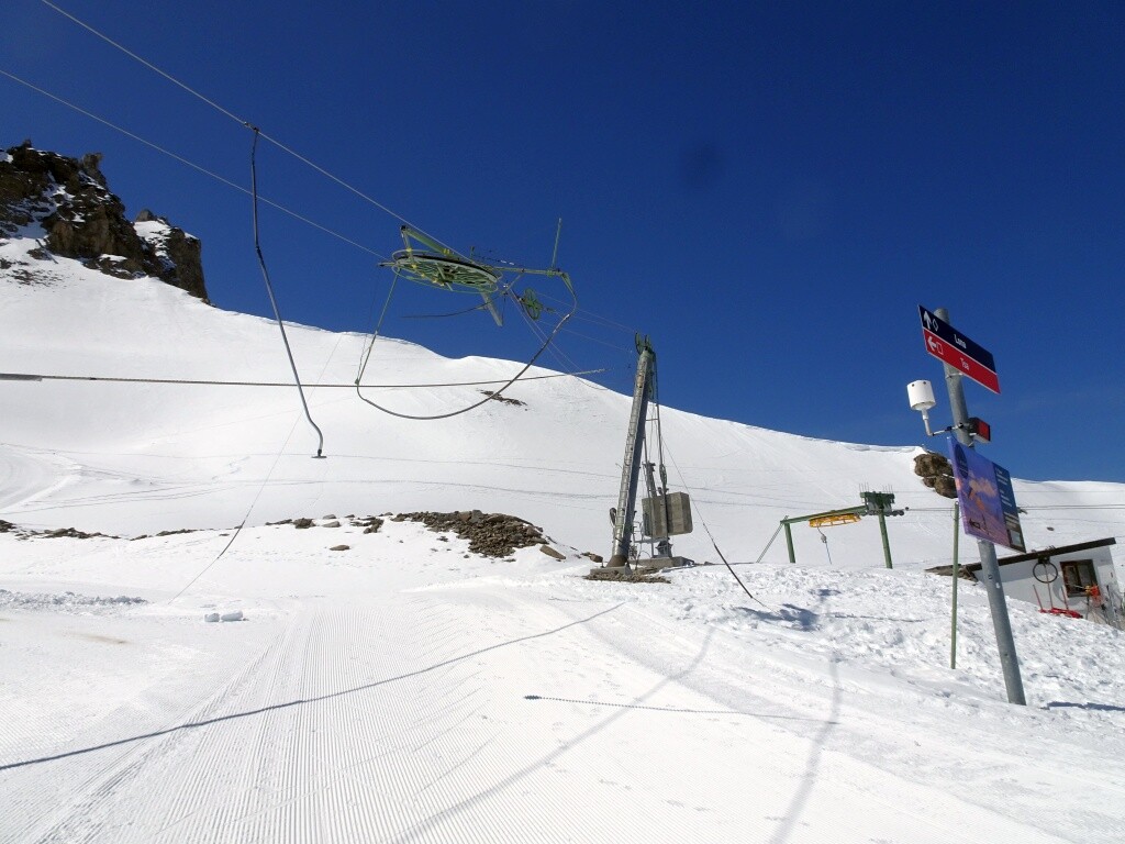 Hänge-Bergstation Lona 2 und Bergstation Becs de Bosson