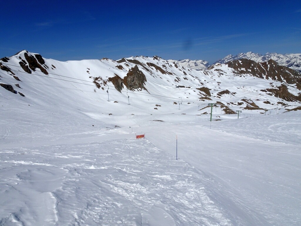 Blaue Becs – schön pulvrig hier oben dank der Hanglage.