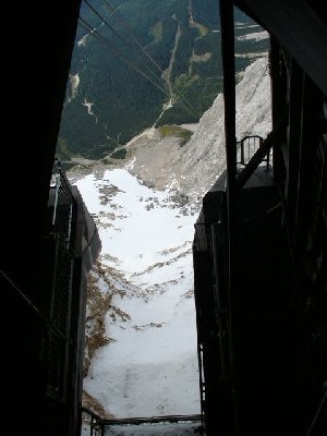 13 Blick auf die Strecke vom höchsten begehbaren Punkt der Bergstation.jpg