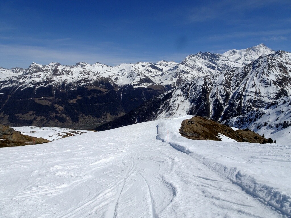 Tsa mit Tiefblick auf Ayer