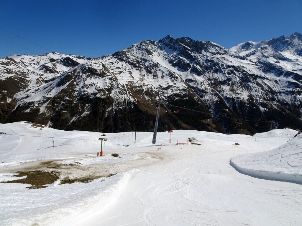 Piste Gouilles nach links und die Piste Tzarmettaz.
