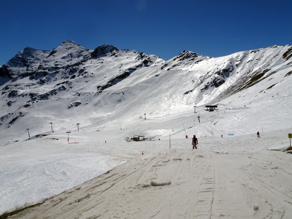 Letzte Piste in Zinal – die blaue Combe. Die Kinder haben sie locker gemeistert.