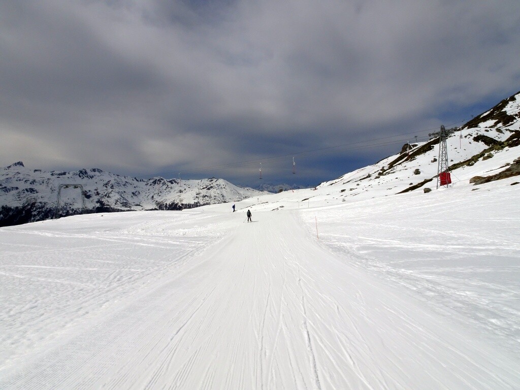 Vorbei am geschlossenen Col des Ombrintzes.