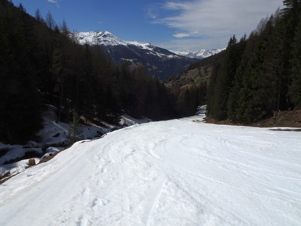 Unten wieder perfekt, hinten Saint Luc.