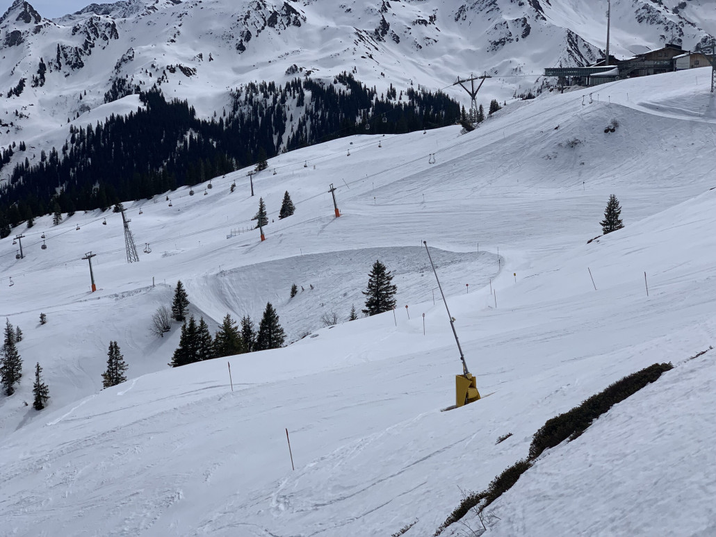 Blick aus der Hüttenkopfbahn über große Teile des Gebiets