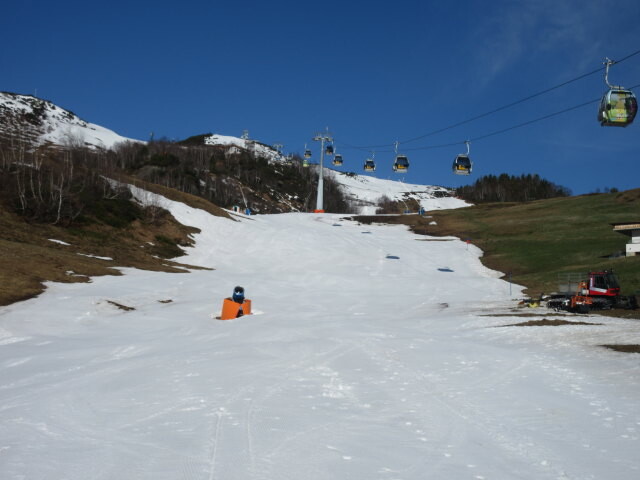 Alpkogelabfahrt, darüber die 8-MGD Alpkogel