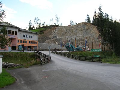 Mal kucken, wie weit die den Berg wegsprengen...