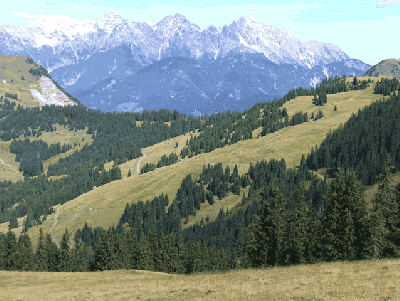 Blick von der Reiterkogel-Ost Piste auf die Rückseite vom Bernkogel