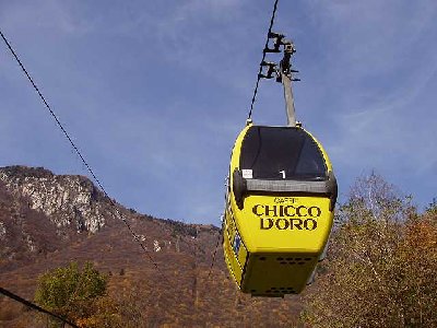 Gondel in hübschen Gelb