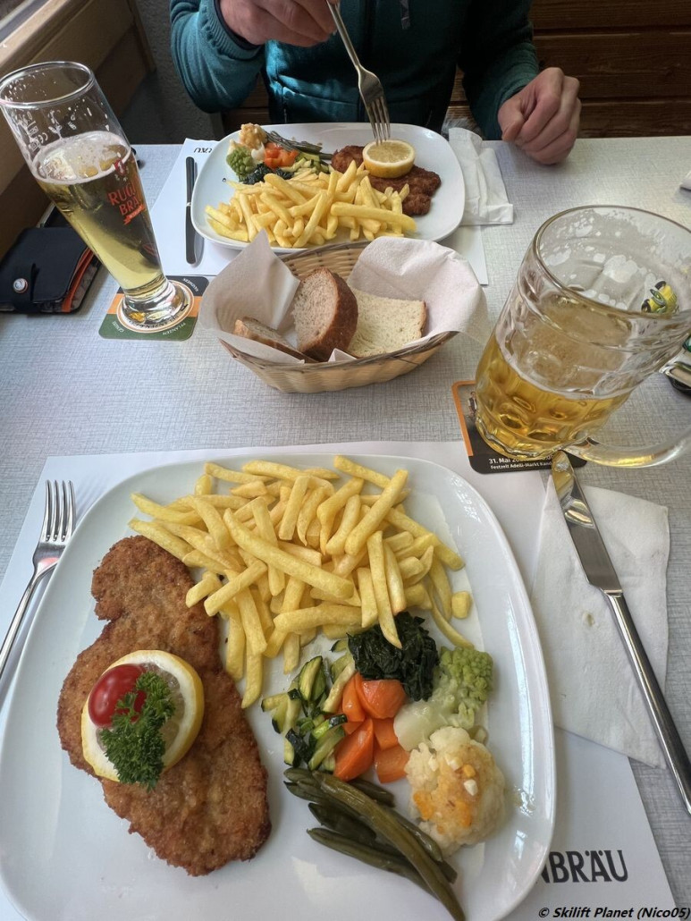 Mittagessen in Restaurant Felsenburg - Kandergrund