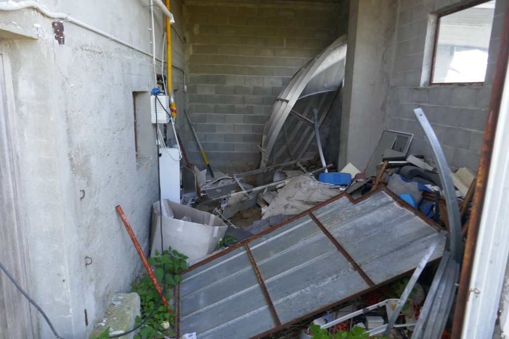 Müll im Nebengebäude
