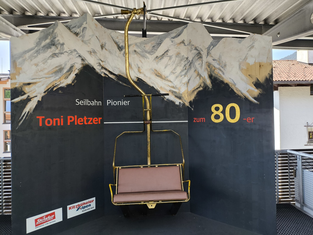 Goldener Sessel zum 80er