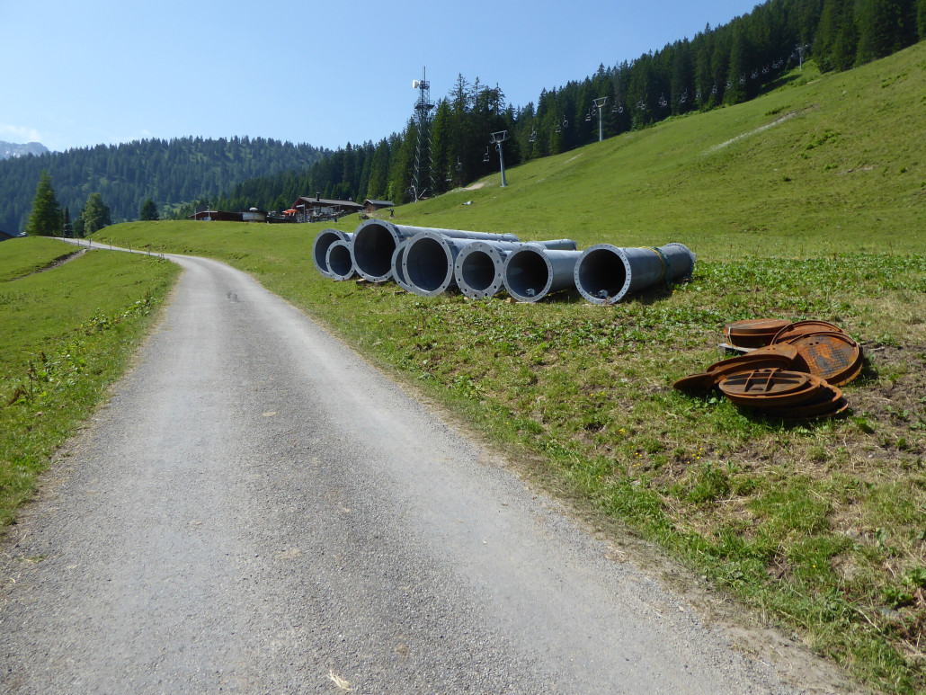 Es liegen auch schon ein paar Stützen rum.