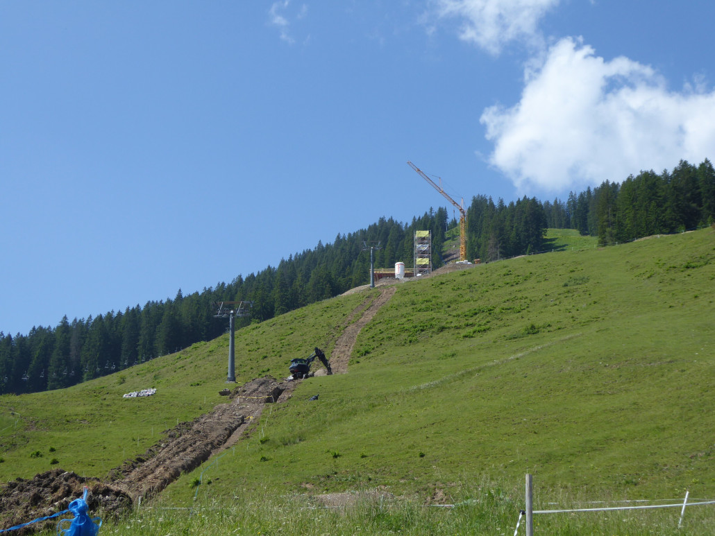 Die Kabeltrasse bis zur Mittelstation ist auch schon fertig.