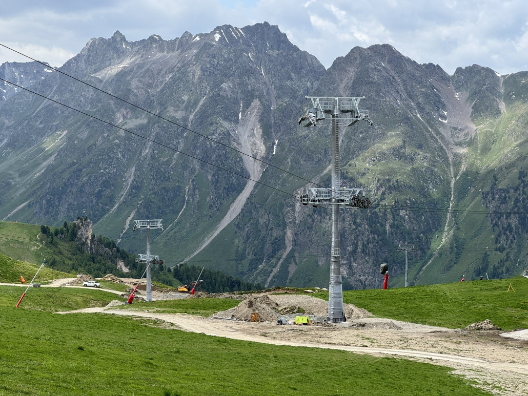 Kreuzungsstützen 8-CLD/B-H C1 Höllboden mit 8-CLD/B Idjochbahn und 8-CLD/B Flimjochbahn