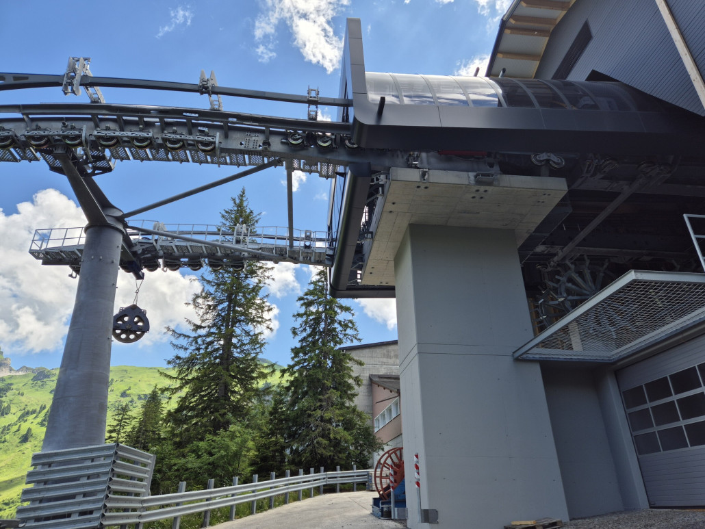 Situation an der Bergstation; ich glaube, dass sich da seit dem Winter noch nicht viel getan hat.