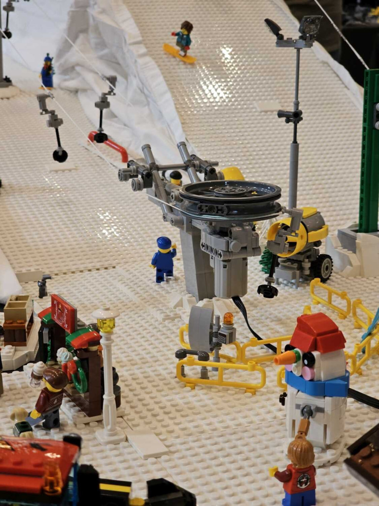 Zoom zur Talstation mit Drehkreuz.