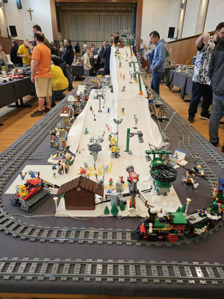 Panoramablick über das Modellskigebiet.