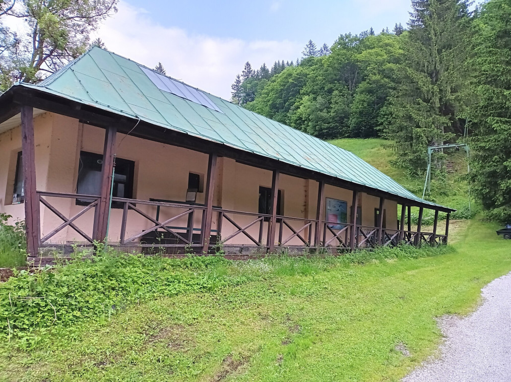 1000023427 (2000x1496).jpg