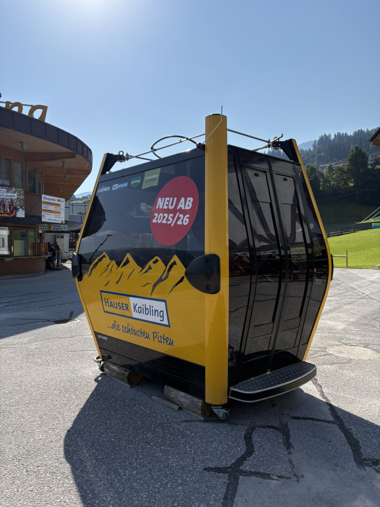 Hoch ging es mit 8er Gondel und Kaiblinggrat, Im Tal wurde man schon von einer neuen Gondel begrüßt