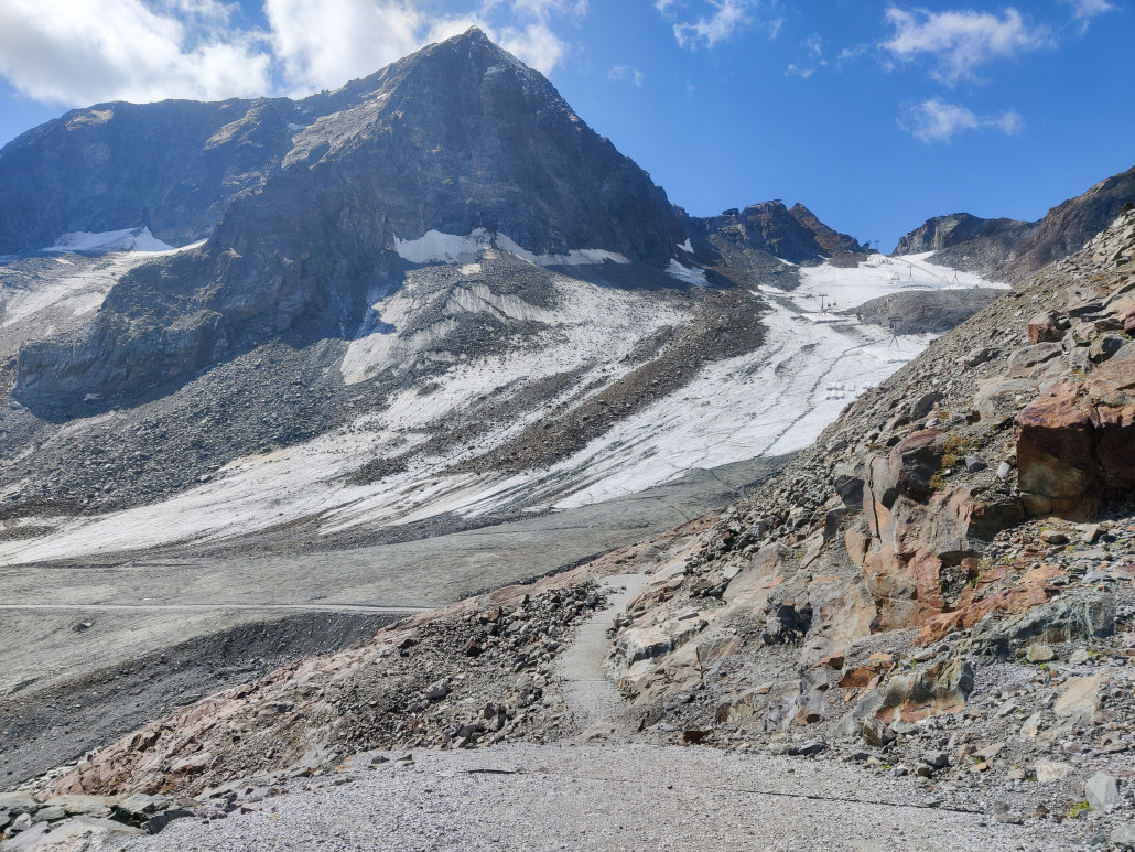 Ganz schön viel schon geschoben wo der Gletscher bereits verschwunden ist.