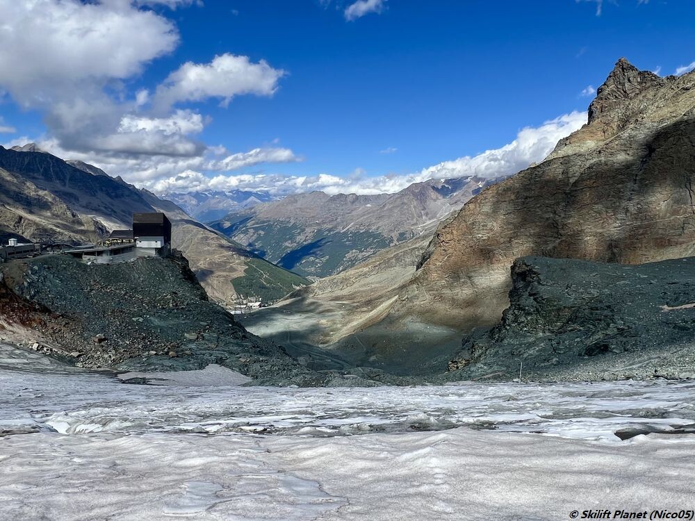 Chessjengletscher und Piste Felsental