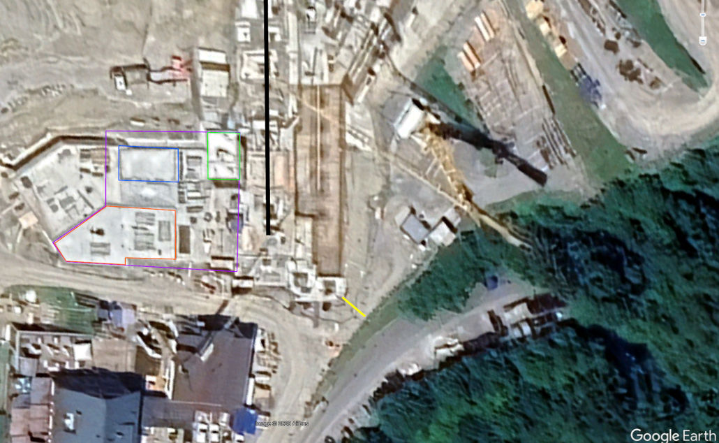 Schwarz = Seilbahn, Blau = Toiletten, Grün = Räume der Bergbahnen, Orange = Shop, Lila = Größe vom Dach inklusive Überstand