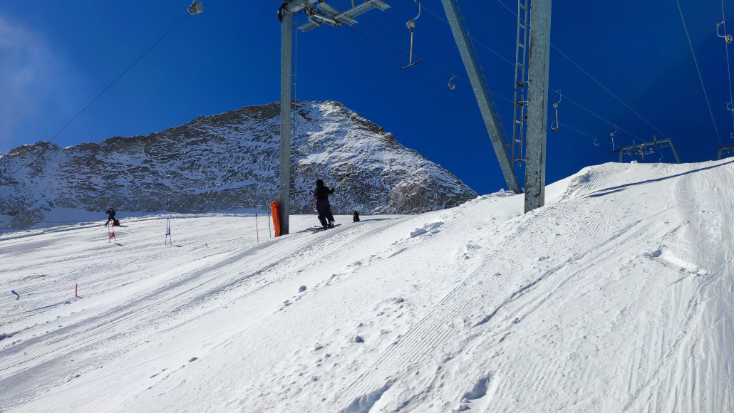 Da die Stützen beplant werden entstehen krasse Buckel, die das Bild nicht wiedergibt...zu krass für einige Boarder
