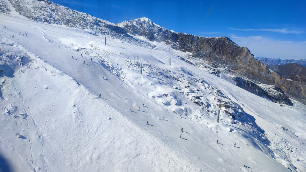 Oberer Tragödienhang. Schöne Rutschbahn. Das Fahrerische Niveau