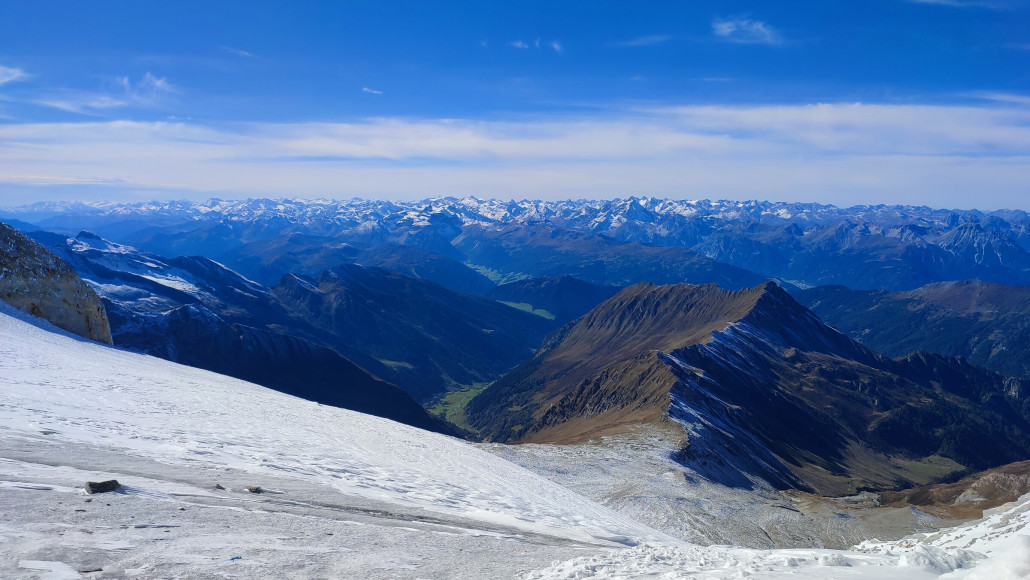 Blick Richtung Stubai, Wildspitze von der Bergstation olperer