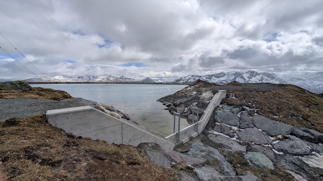 Lej Nair Pitschen Überlauf.jpg