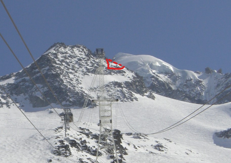 Standort neue 3-S Bergstation. Da hat man massiv den Berg abgebaut.