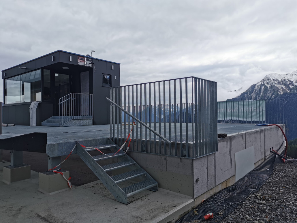 Auf- und Abgang Mittelstation, hier dürfte noch etwas angeglichen werden.