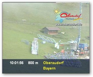 Im Vordergrund die Sessel