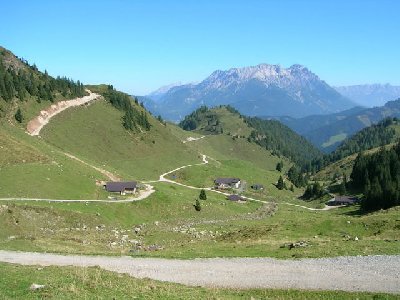 Links die neue Traverse, rechts unten die Reckmoos-&amp;quot;Mittelstation&amp;quot;