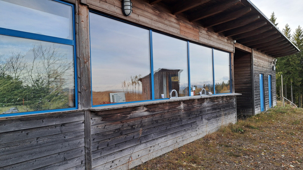 Kassenhaus beim Zugang vom Parkplatz