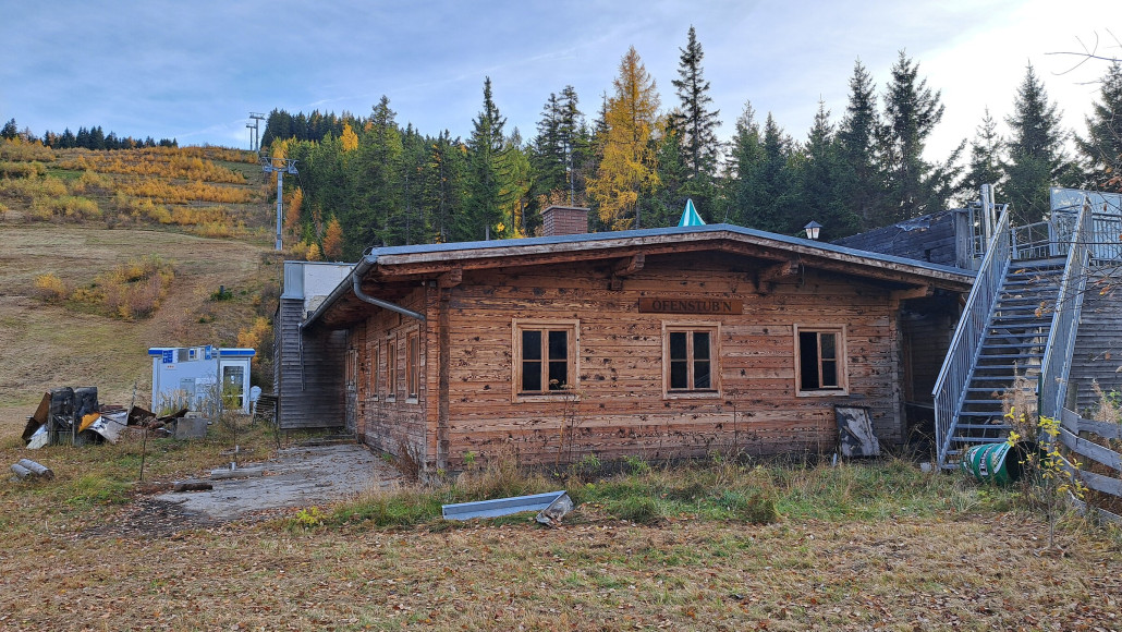 und zum Abschluss noch die Brandruine der Ofenstuben