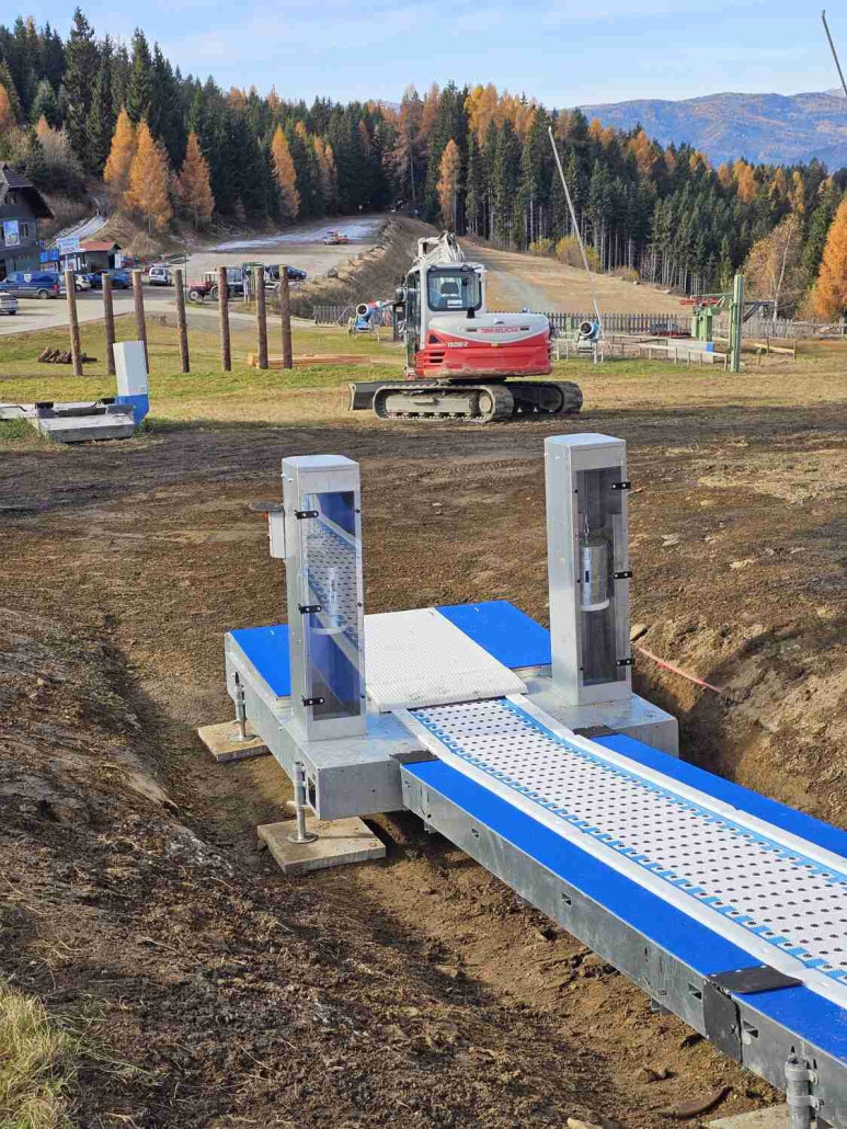 Ein nettes Detail für Technikinteressierte: Der Zauberteppich verfügt über eine Abspannung mittels Spanngewicht.