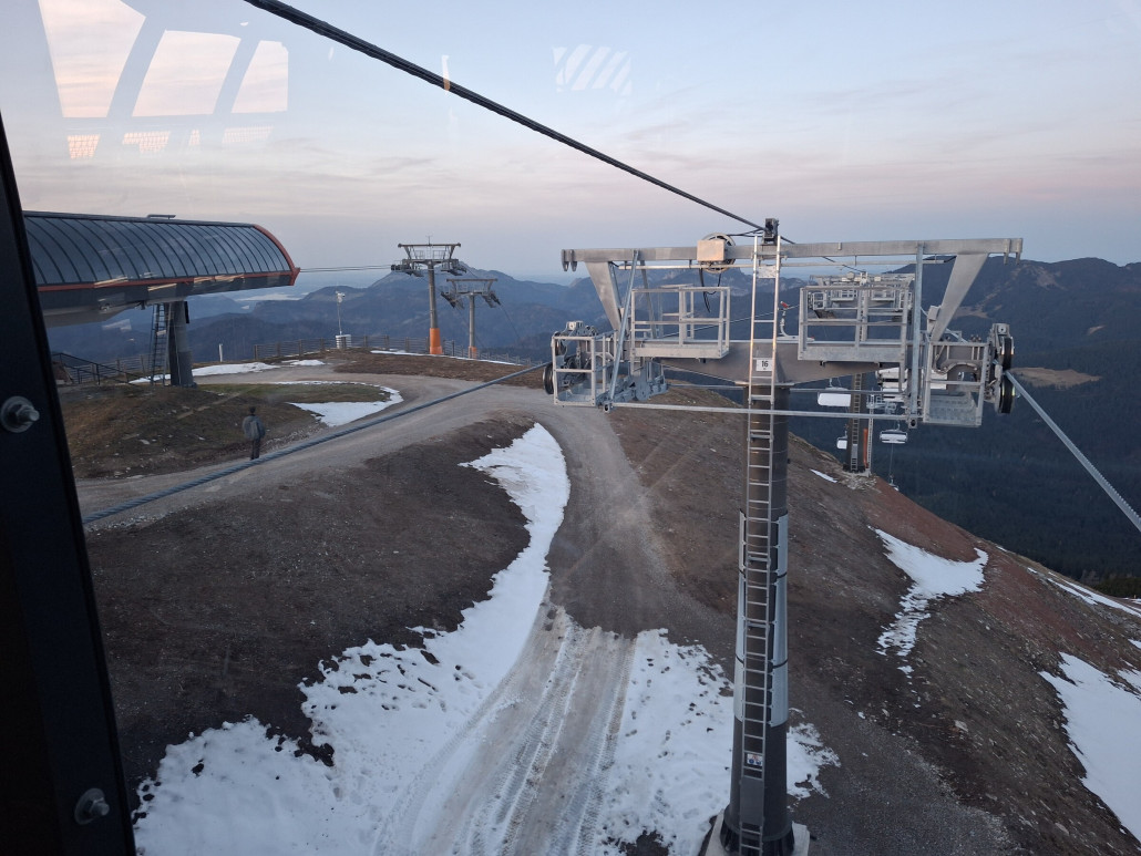 Letzte Stütze vor der Bergstation.