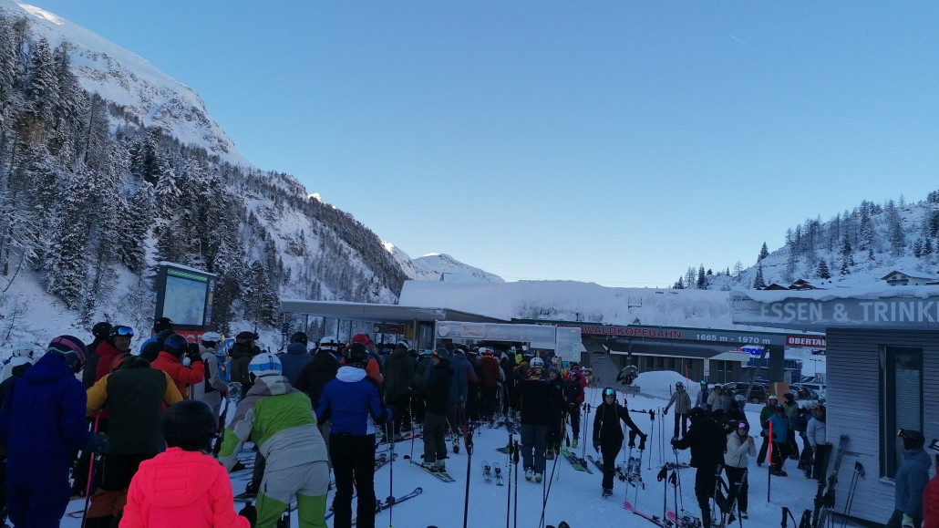Wartezeit nach Kartenkauf um 10:20 Uhr