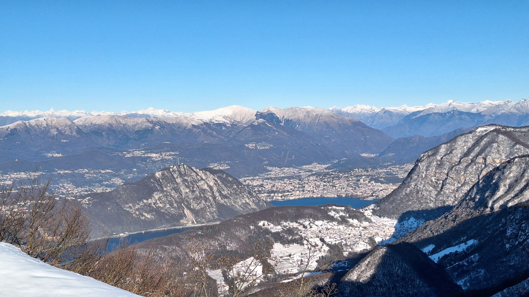 Lugano, Monte San Valvatore und dahinter Lema und Tamarogruppe