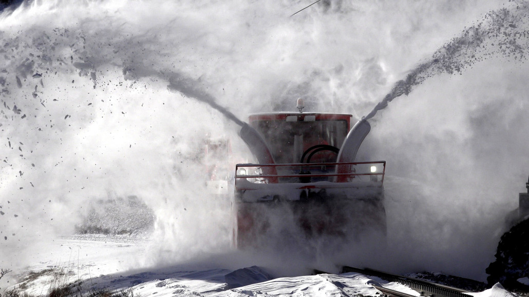 Schleuder in den Schneeverwehungen