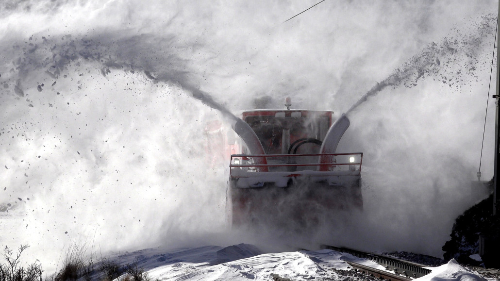 Schleuder in den Schneeverwehungen