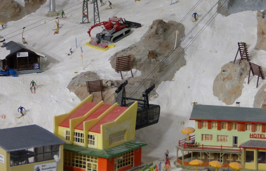 und vor der Einfahrt in die Talstation auf dem Zugspitzplatt