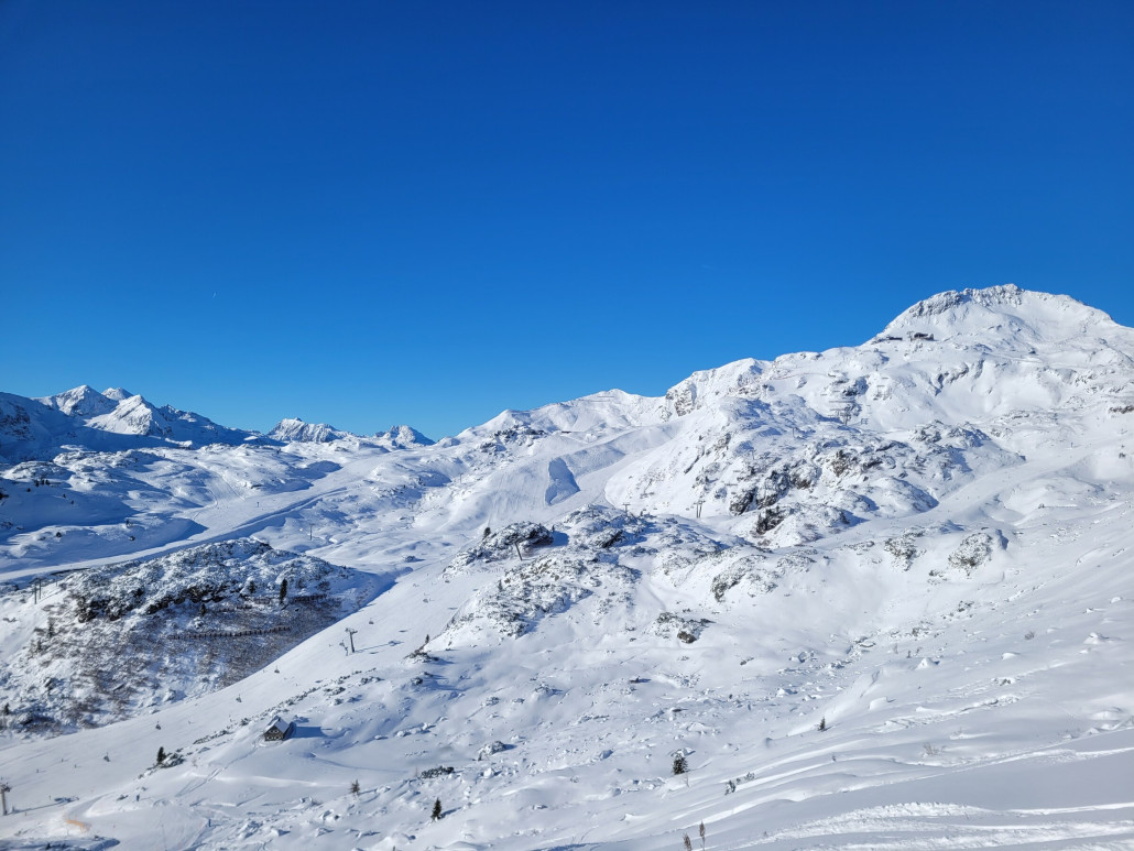 Hier der Blick auf die Seekarpisten von der Schönalmbahn.